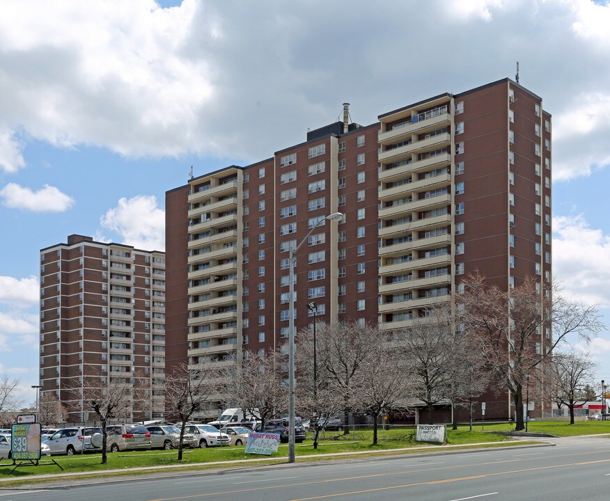 Ellesmere Markham in Toronto, ON - Building Photo