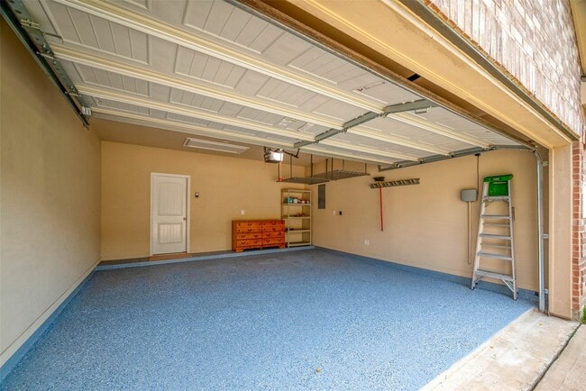 2431 Garden Falls Dr