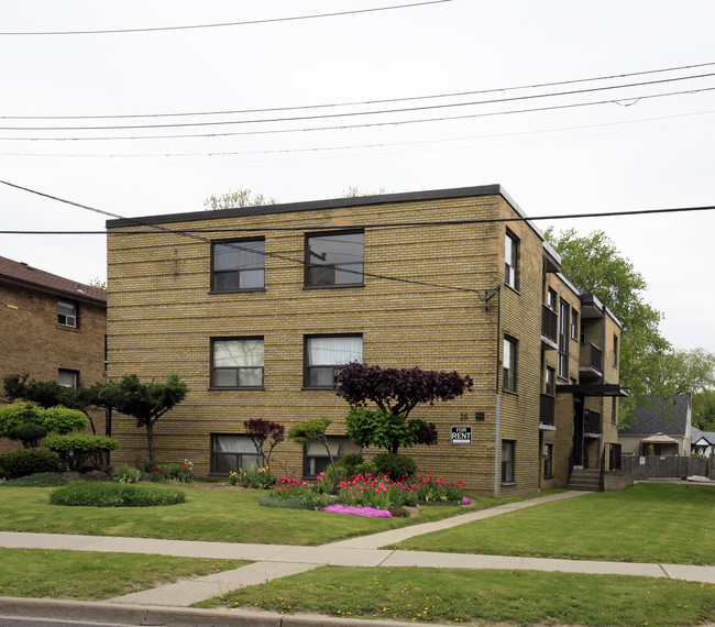 26 Hotspur Rd in Toronto, ON - Building Photo - Primary Photo