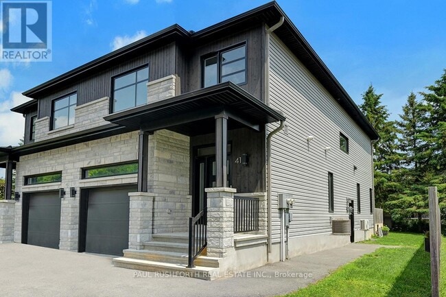 property at 41 Bank St
