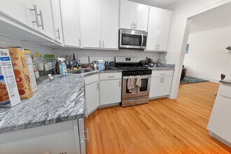 6638 N Glenwood Ave in Chicago, IL - Building Photo - Building Photo
