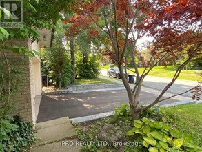 56 Morewood Crescent in Toronto, ON - Building Photo - Building Photo