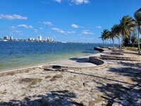 810 Lakeshore Dr photo'