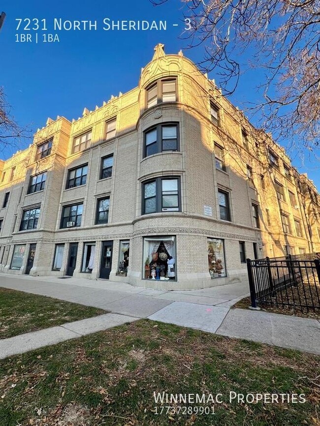 7231 N Sheridan Rd in Chicago, IL - Building Photo - Building Photo