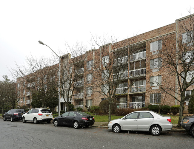 Quail Run at Latourette in Staten Island, NY - Building Photo - Building Photo