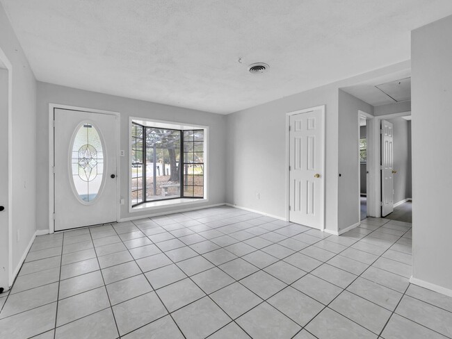 property at 113 Robinwood Dr SW