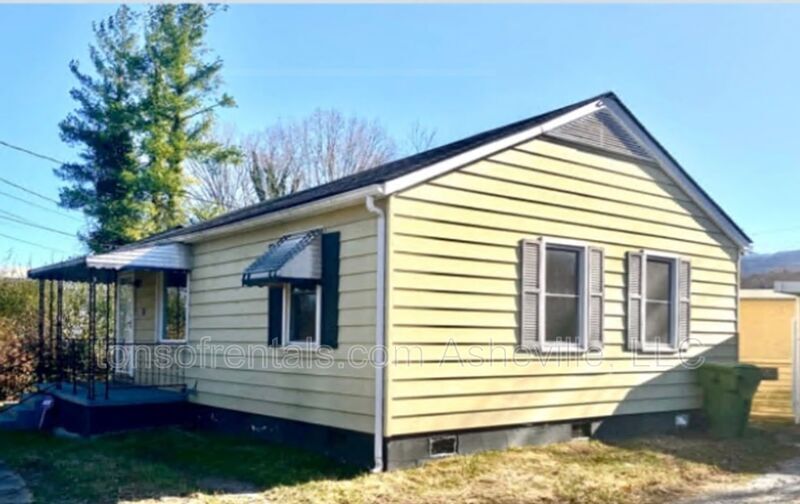 30 Jeffress Ave in Asheville, NC - Building Photo