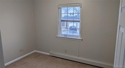 16 Nelson Ave in Hicksville, NY - Building Photo - Building Photo