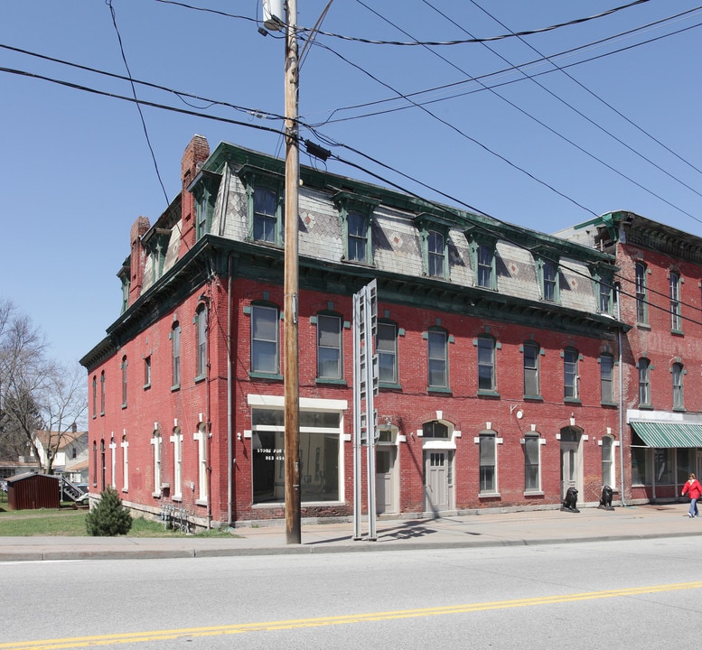 32 Main St in Fultonville, NY - Building Photo