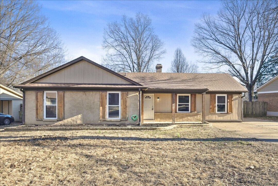 6625 Hartford Dr in Memphis, TN - Building Photo