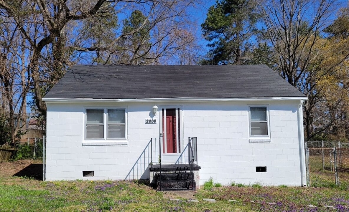 2800 Milhorn St in Colonial Heights, VA - Building Photo