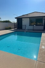 6606 W Paradise Ln in Glendale, AZ - Building Photo - Building Photo