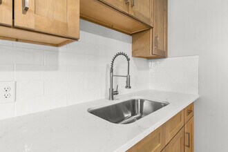 425 W Lincoln St in Papillion, NE - Foto de edificio - Building Photo