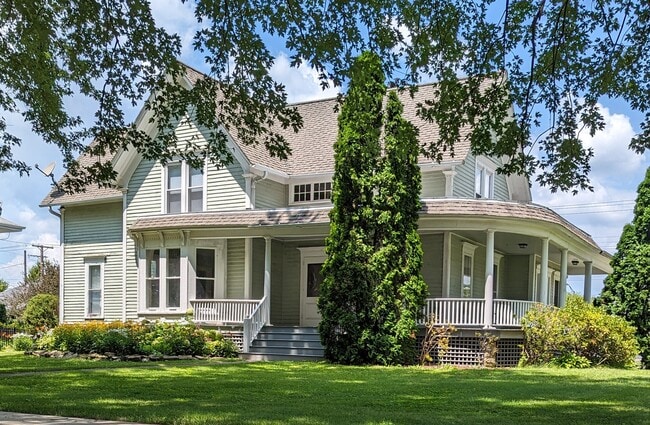property at 202 W Cherokee Ave