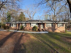 619 Grove Pkwy SE in Marietta, GA - Building Photo