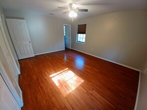 206 Brittney Ln in Hinesville, GA - Foto de edificio - Building Photo