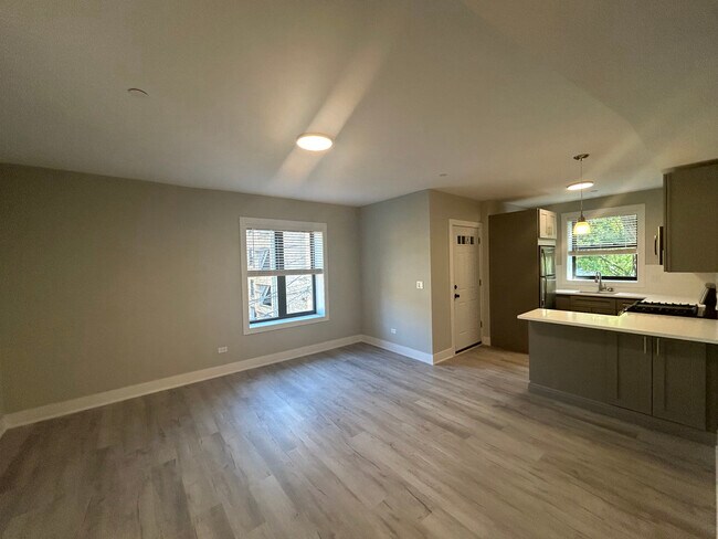 1131 Oak Ave, Unit 1135-2E in Evanston, IL - Building Photo - Building Photo