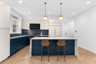 155 Noble St, Unit 2 in Brooklyn, NY - Building Photo - Building Photo