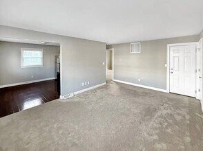 1420 S 14th St in St. Charles, IL - Building Photo - Building Photo