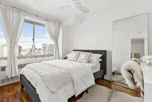 175 W 12th St in New York, NY - Building Photo