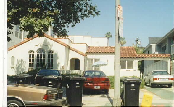 744-746 1/2 N Alfred St in Los Angeles, CA - Building Photo