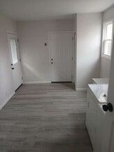 166 W Milton Ave in Hazel Park, MI - Building Photo - Building Photo