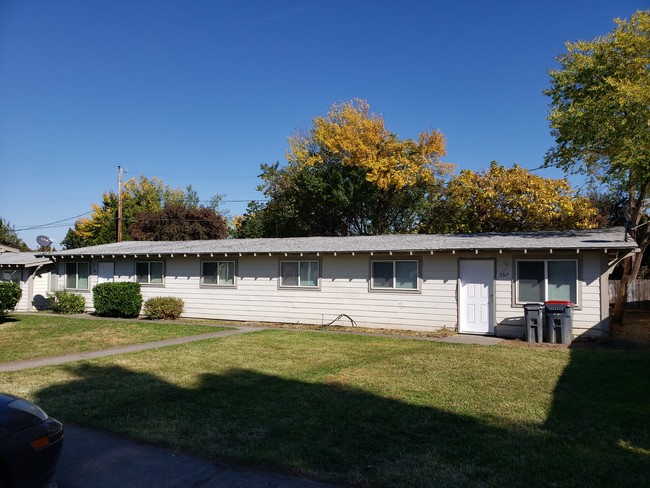 301-391 S Columbus Ave in Medford, OR - Building Photo - Building Photo