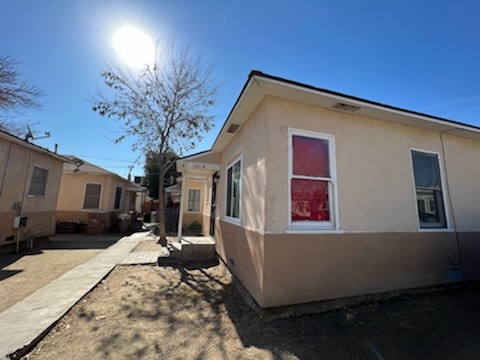 129 El Tejon Ave in Bakersfield, CA - Building Photo