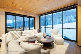 180 Wood Rd, Unit 302 in Snowmass Village, CO - Building Photo - Building Photo
