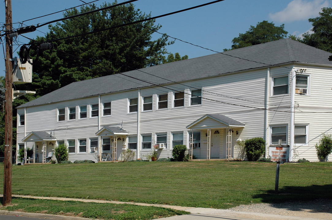 38 Barkalow Ave in Freehold, NJ - Building Photo