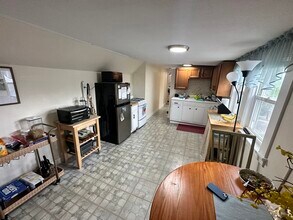 543 Broadway in Somerville, MA - Foto de edificio - Building Photo