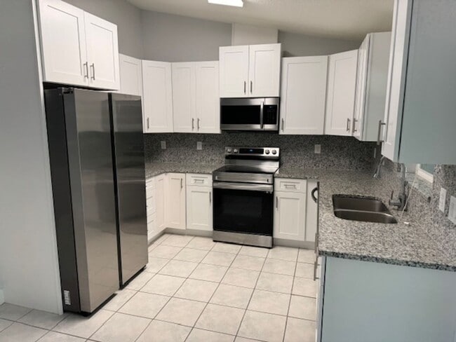 17 Providence Ln in Palm Coast, FL - Building Photo - Building Photo