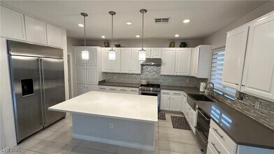 5273 Candlespice Way in Las Vegas, NV - Building Photo - Building Photo