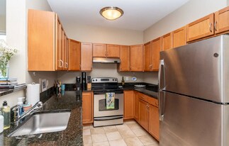 52 W Broadway, Unit 225 in Boston, MA - Building Photo