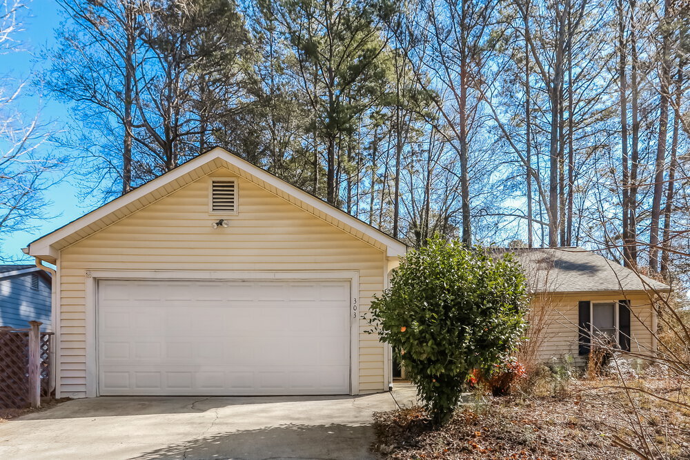 303 Morgans Turn in Peachtree City, GA - Foto de edificio