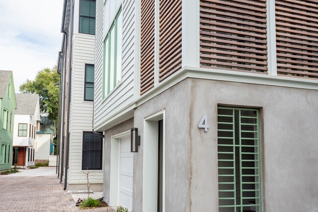 property at 4 Sanctuary Ct