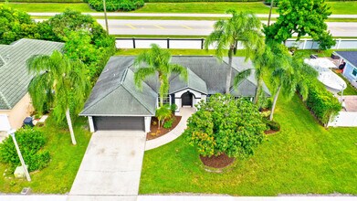 1588 Farmington Ave in Wellington, FL - Building Photo - Building Photo