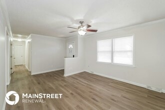 1702 NE White Dr, Unit 4 in Lee's Summit, MO - Foto de edificio - Building Photo