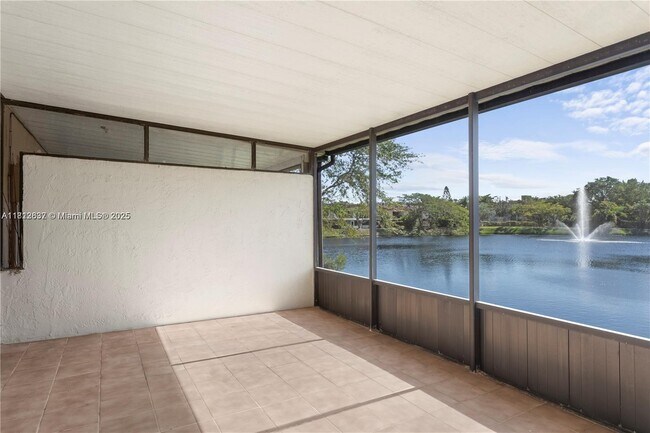 property at 14293 Kendale Lakes Cir
