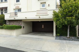 4202 Whitsett Ave in Studio City, CA - Building Photo - Building Photo