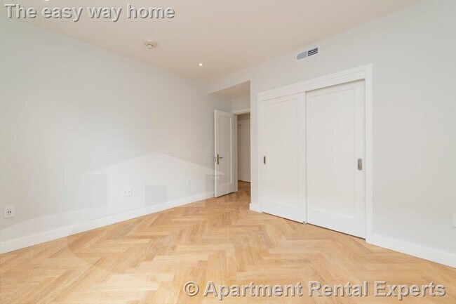 19 Forest St in Cambridge, MA - Foto de edificio - Building Photo