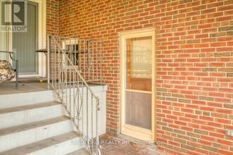 15 Arkona Dr in Toronto, ON - Building Photo - Building Photo