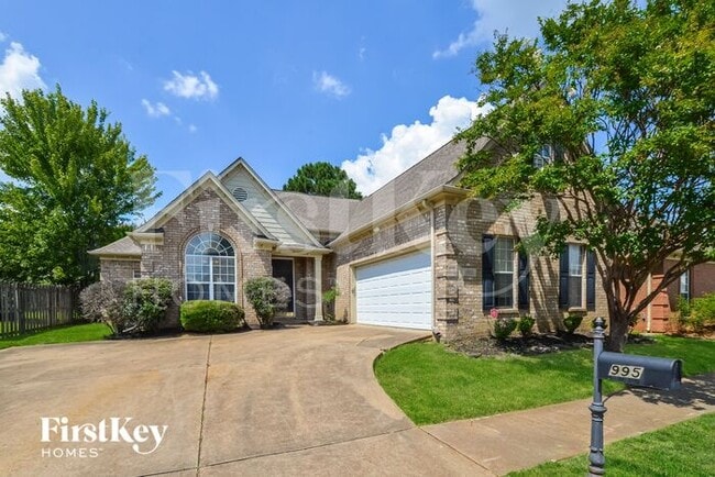 property at 995 Nesting Wood Cir W