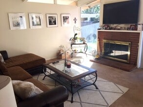 417 Hickory Ln in San Rafael, CA - Building Photo - Building Photo