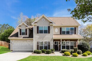 193 Revolutionary Dr in Hampton, GA - Building Photo