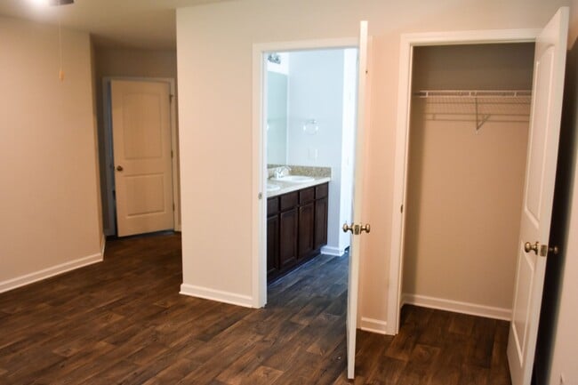 575 Earl Godwin Rd in Freeport, FL - Building Photo - Building Photo