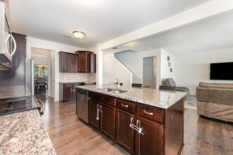 5514 Hardie Farm Dr in Greensboro, NC - Building Photo - Building Photo