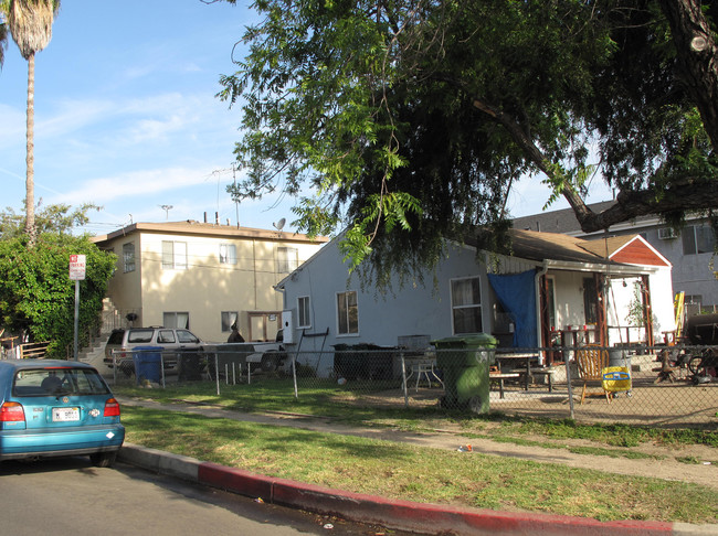 6905 Agnes Ave in North Hollywood, CA - Building Photo - Building Photo