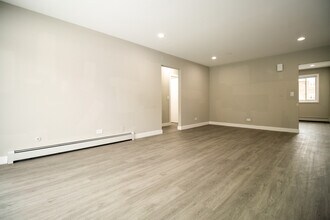 10457 Dearlove Rd in Glenview, IL - Building Photo - Building Photo