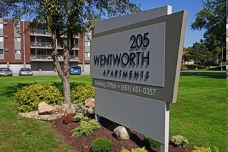 205 Wentworth in West St. Paul, MN - Building Photo - Building Photo